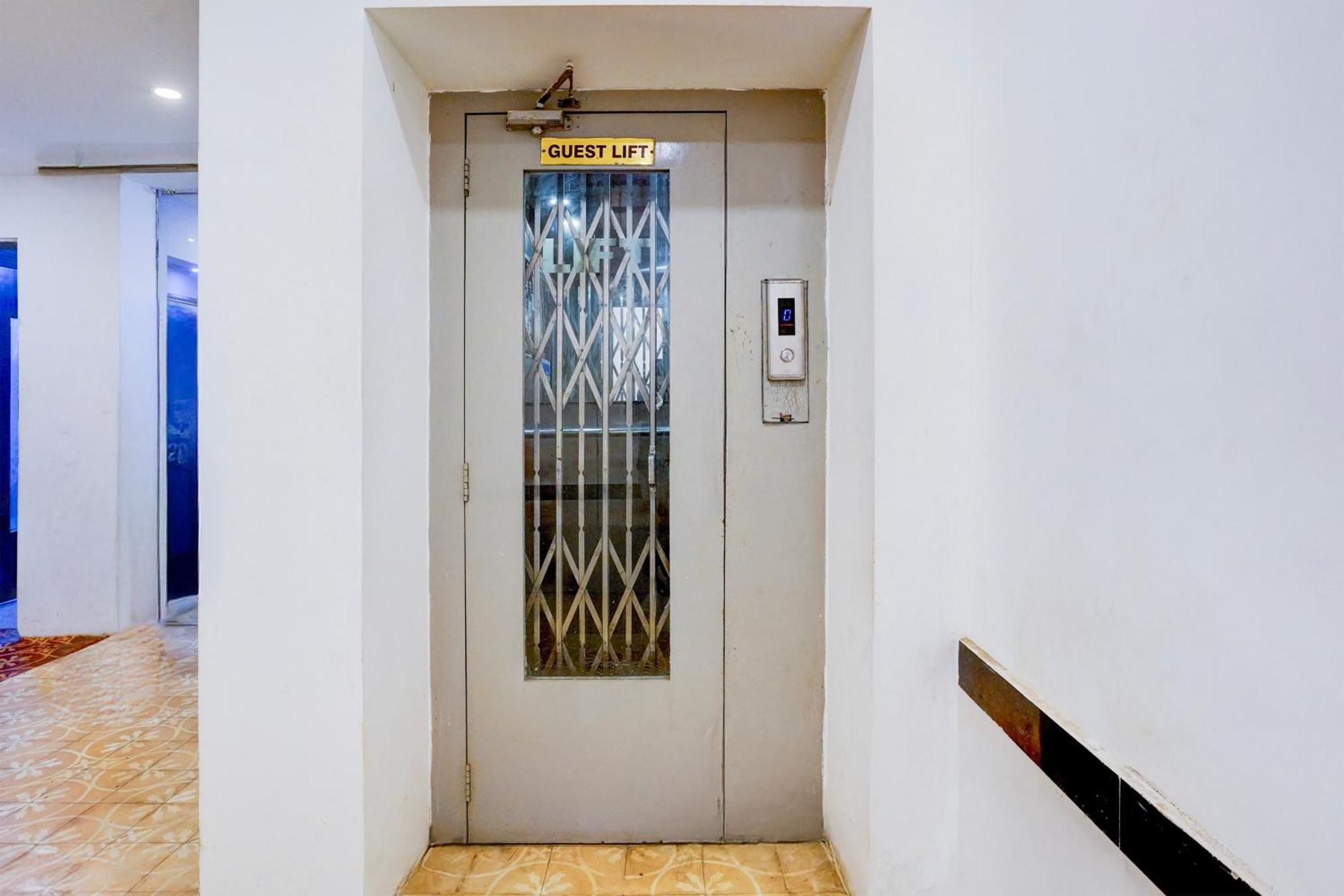 Hotel Townhouse Khar The Habitat Mumbai Exterior foto